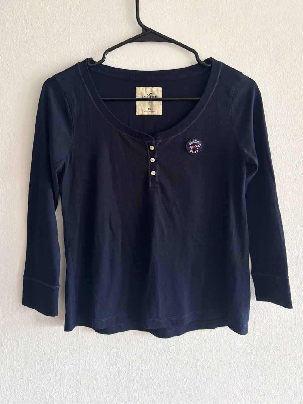 early 2000s y2k navy blue Hollister 3/4 sleeve shirt in XS